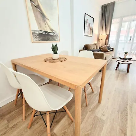 Apartment 2 Bedroom In The Center Of *